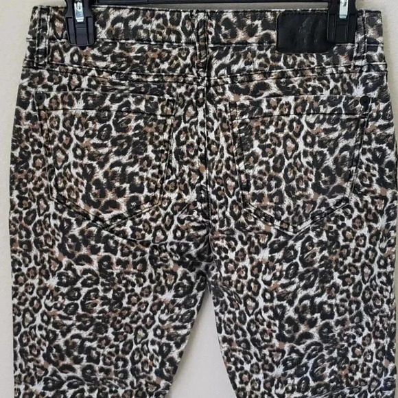 🌻 Authentic Icon Leopard Jeans - Picture 7 of 11